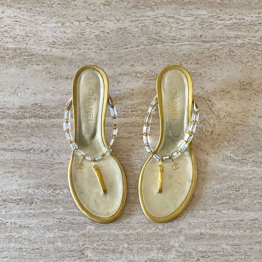 Vintage Chanel Beaded CC Charm Thong Sandal Kitten Heels - Picture 2 of 10